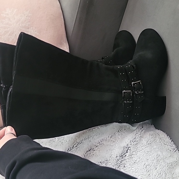 Addition Elle Boots - Picture 2 of 6